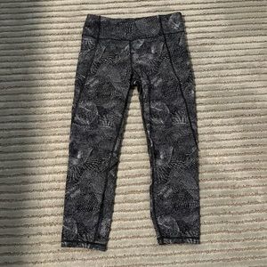 Lululemon Cropped Yoga Pant